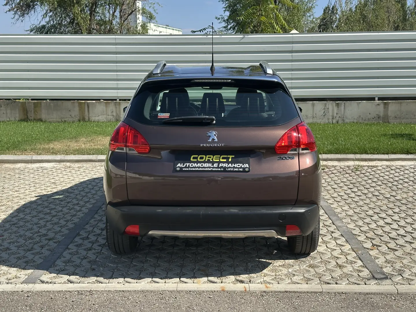 Peugeot 2008 / 83.000 km / navigatie / dublu climatronic