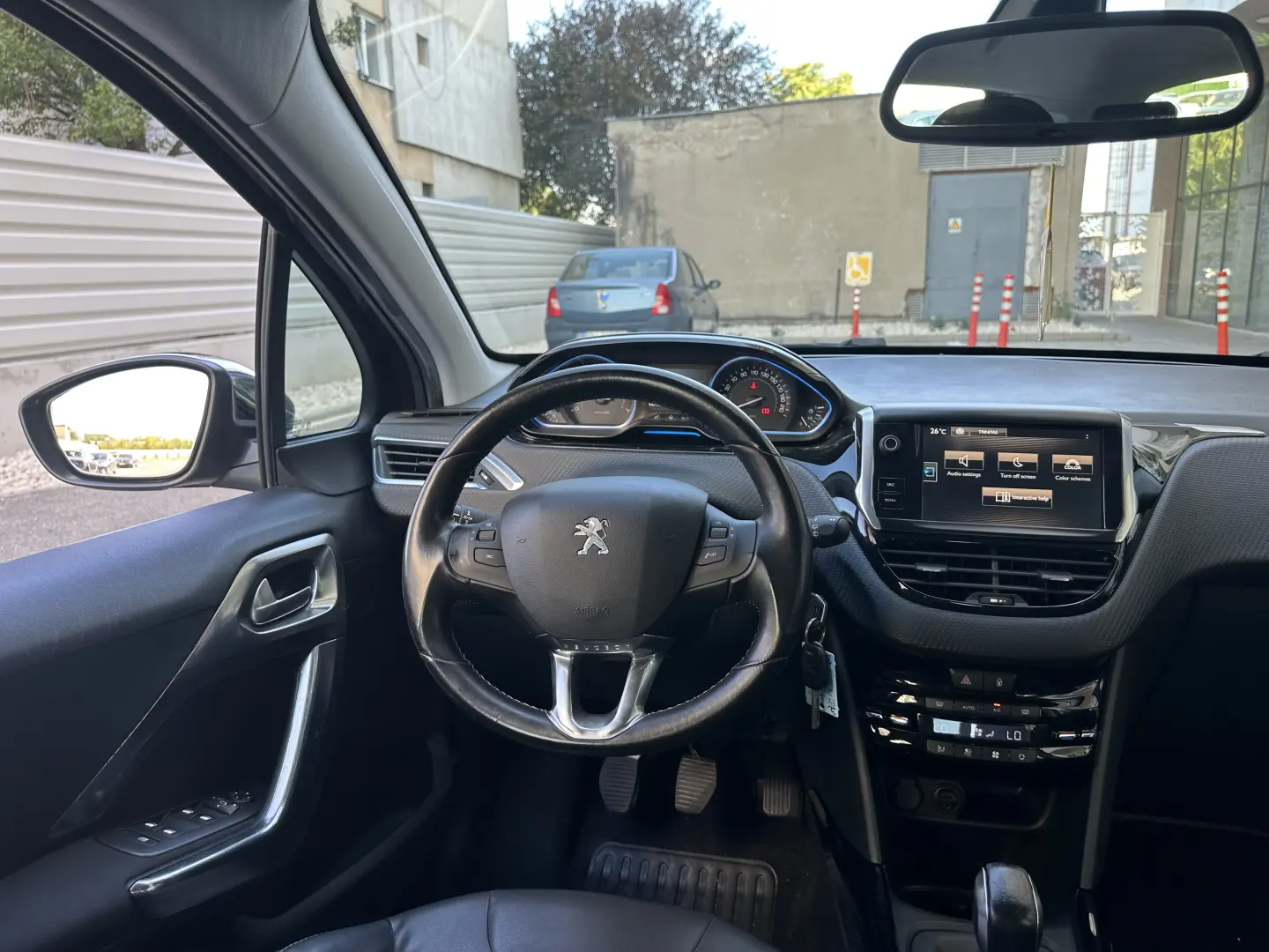 Peugeot 2008 / 83.000 km / navigatie / dublu climatronic