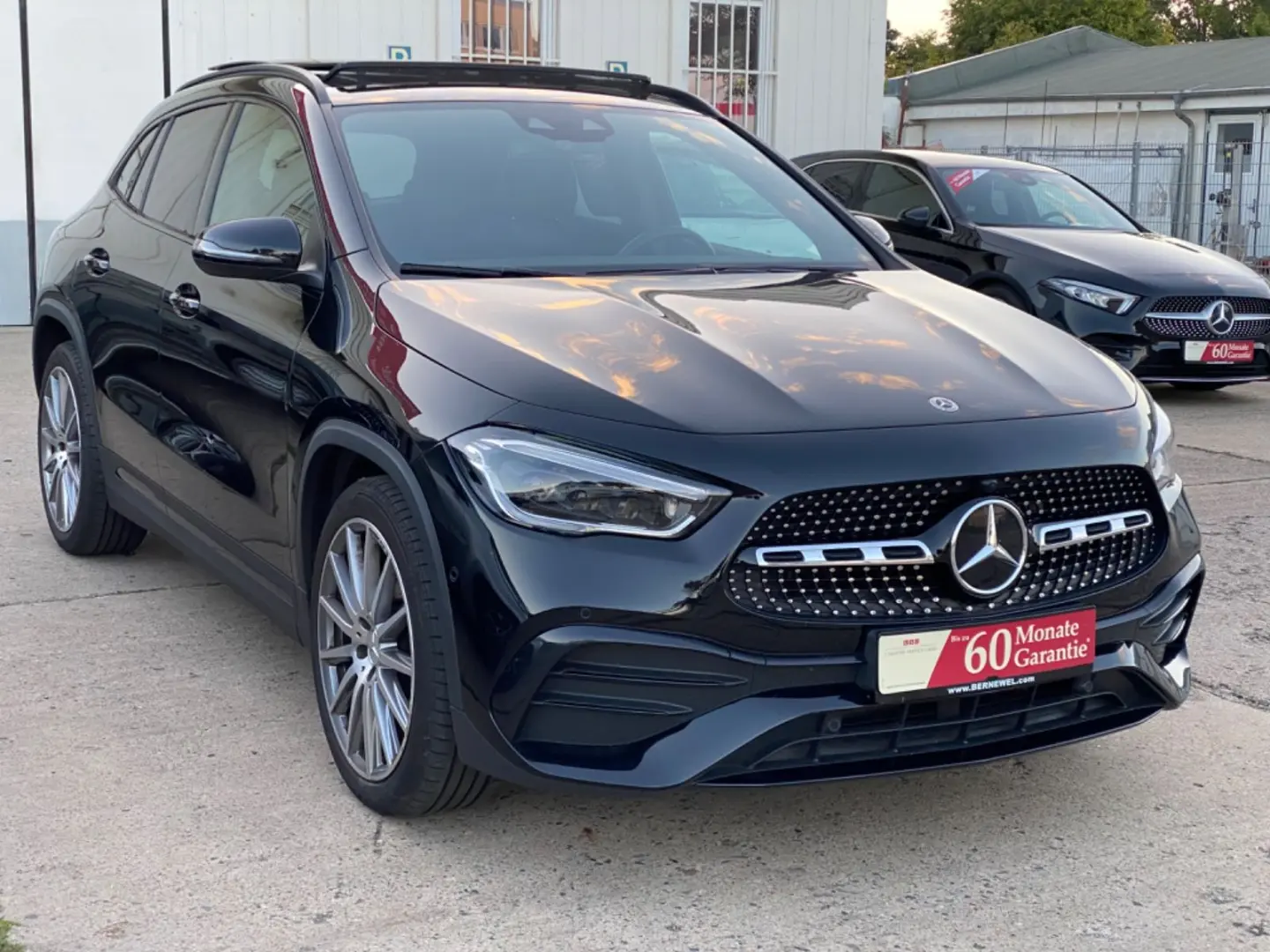 GLA220d AMG 4M_Offroad-Paket_Panorama_MBUX_RFKam