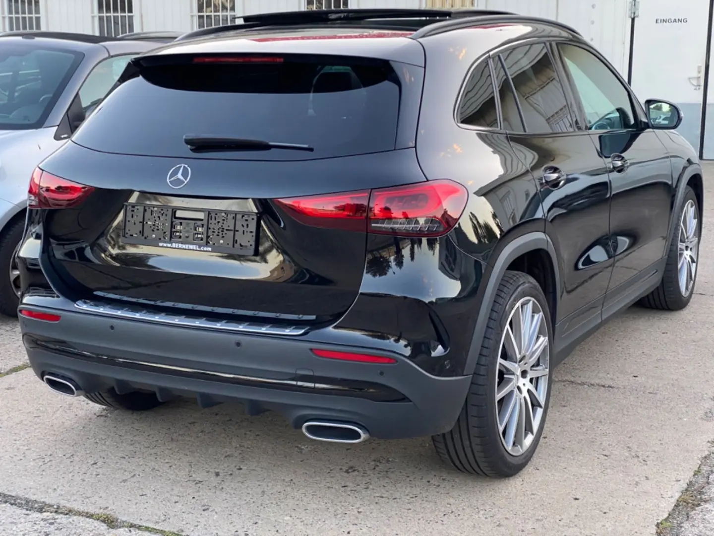 GLA220d AMG 4M_Offroad-Paket_Panorama_MBUX_RFKam