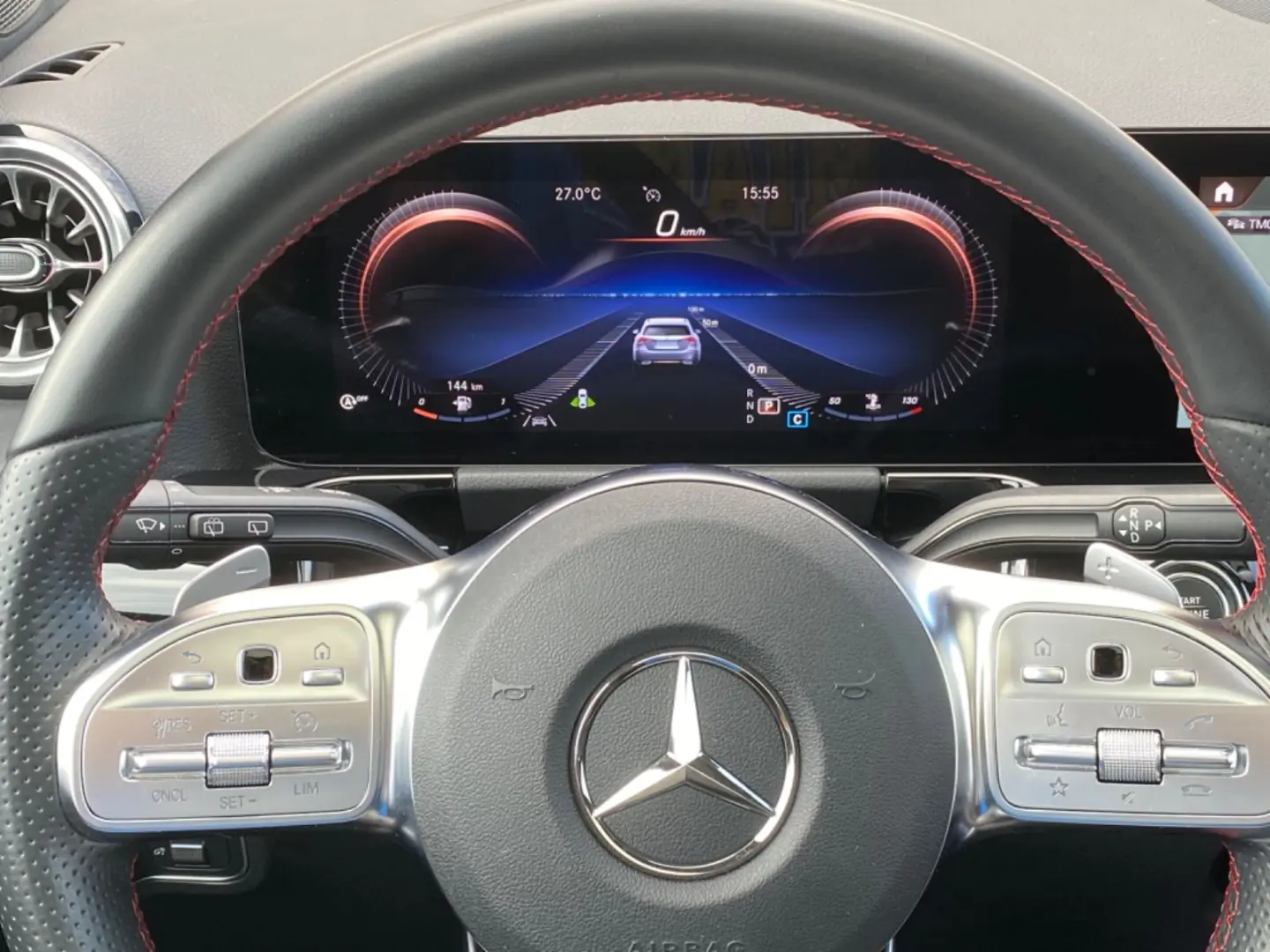 GLA220d AMG 4M_Offroad-Paket_Panorama_MBUX_RFKam