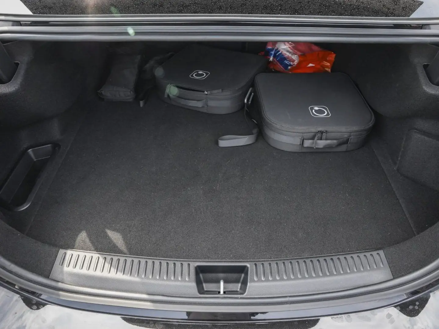 E 300 e AMG Distronic Rückfahrkamera MBUX LED