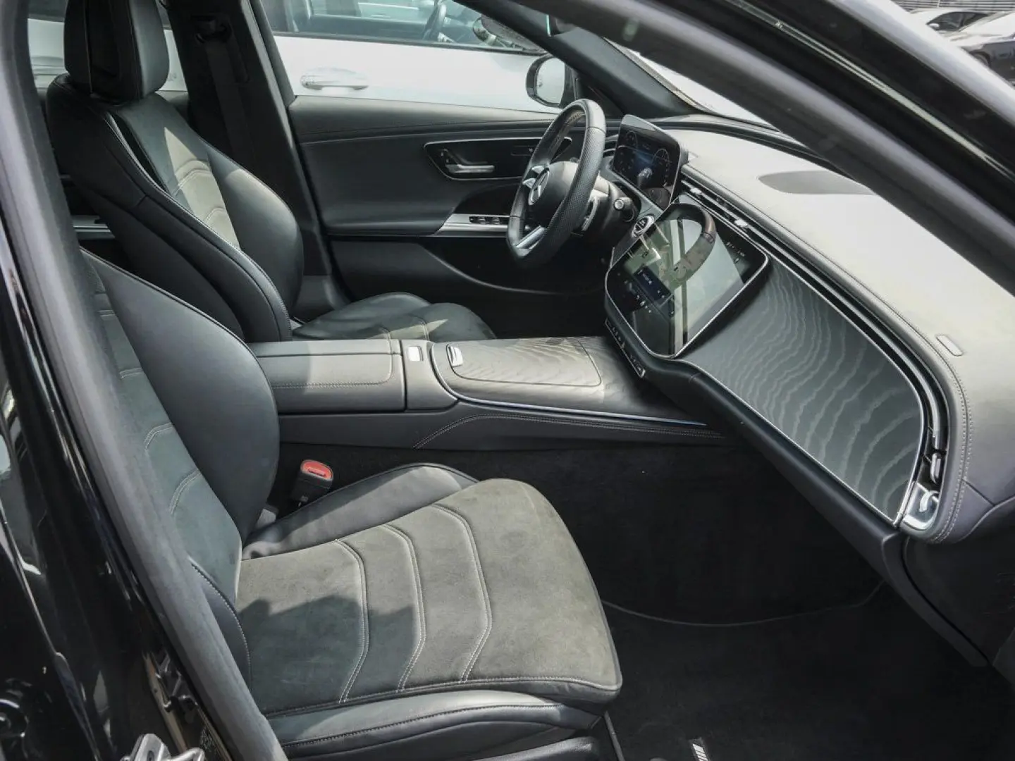E 300 e AMG Distronic Rückfahrkamera MBUX LED