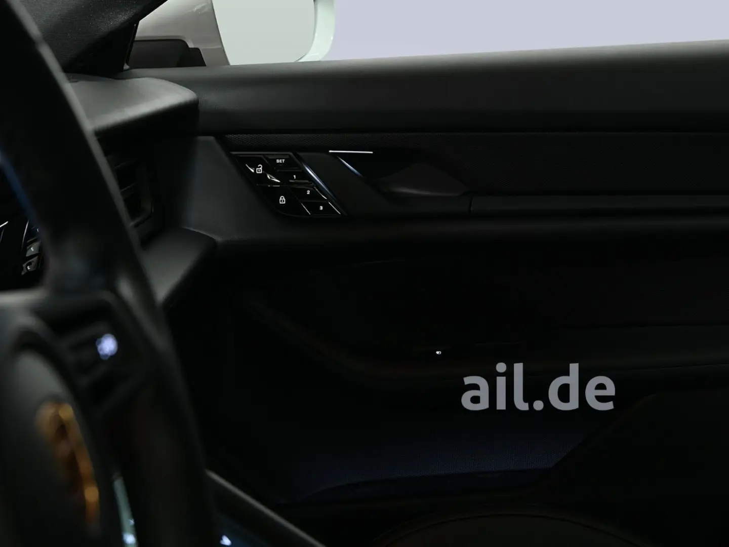 Taycan 4S Plus HUD LED Pano SpurW LM Navi
