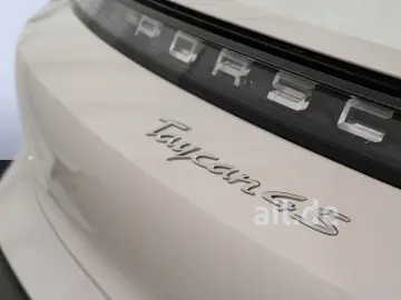 Taycan 4S Plus HUD LED Pano SpurW LM Navi