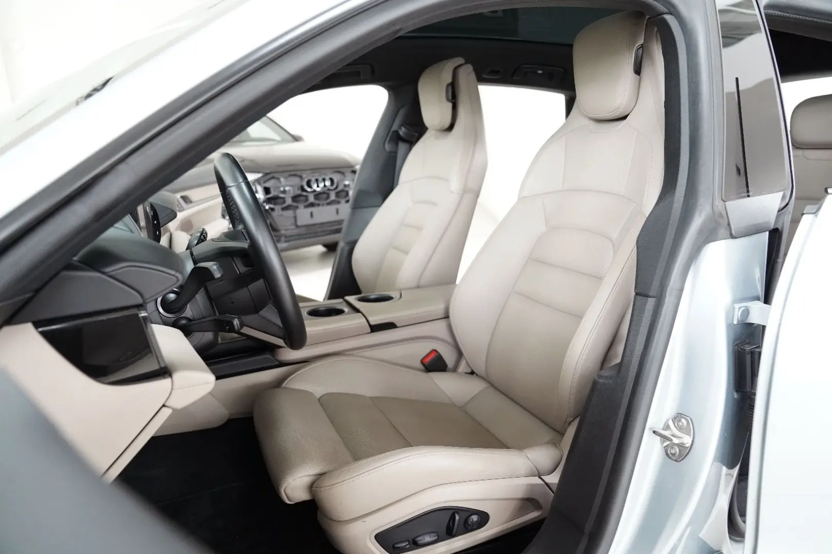 Taycan Cross Turismo 4 Turbo S Aero HUD Pano