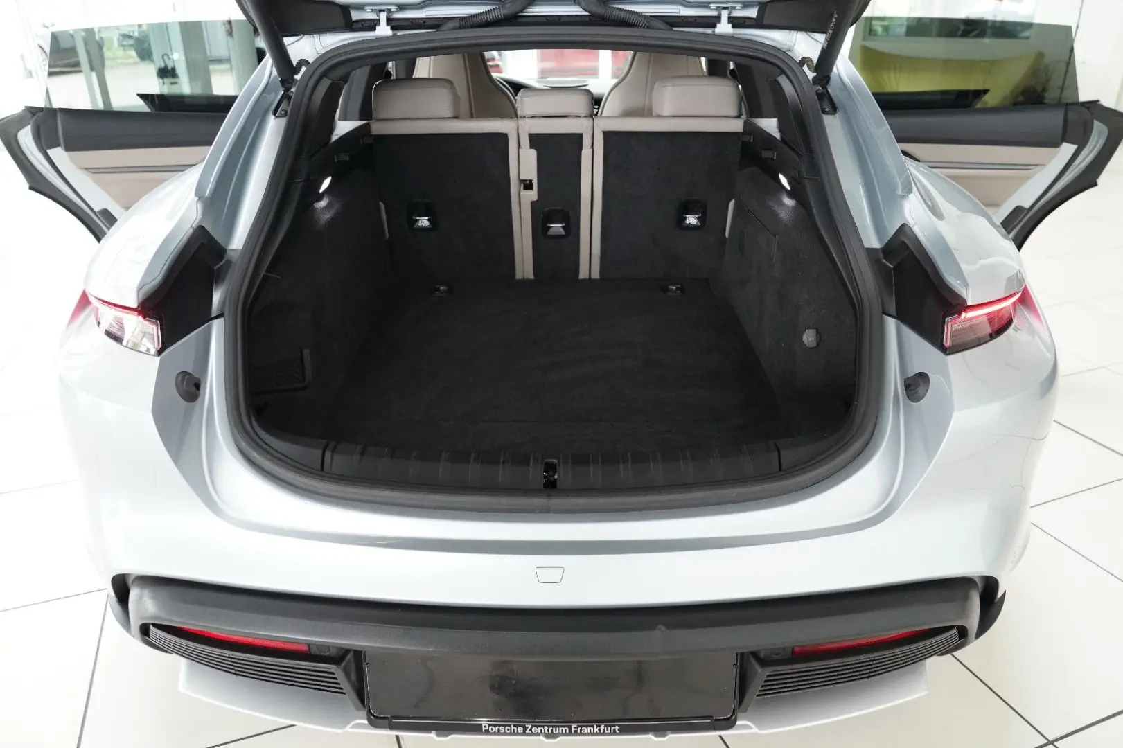 Taycan Cross Turismo 4 Turbo S Aero HUD Pano