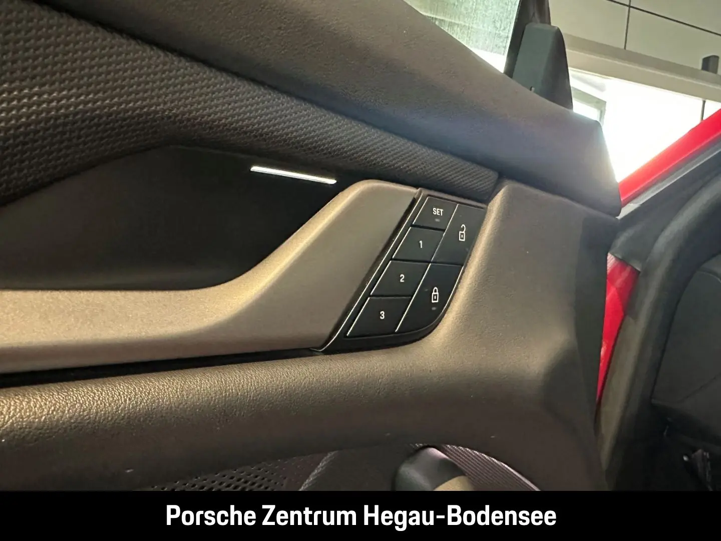 Taycan 4 Cross Turismo/Komfortsitze/BOSE