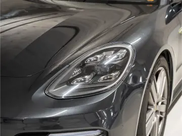 Panamera 4 E-Hybrid Sport Turismo Platinum Edition