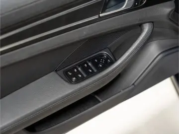 Panamera 4 E-Hybrid Sport Turismo Platinum Edition