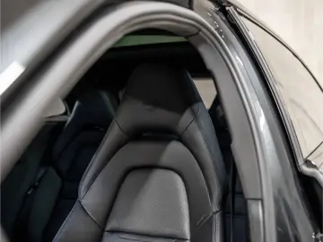 Panamera 4 E-Hybrid Sport Turismo Platinum Edition