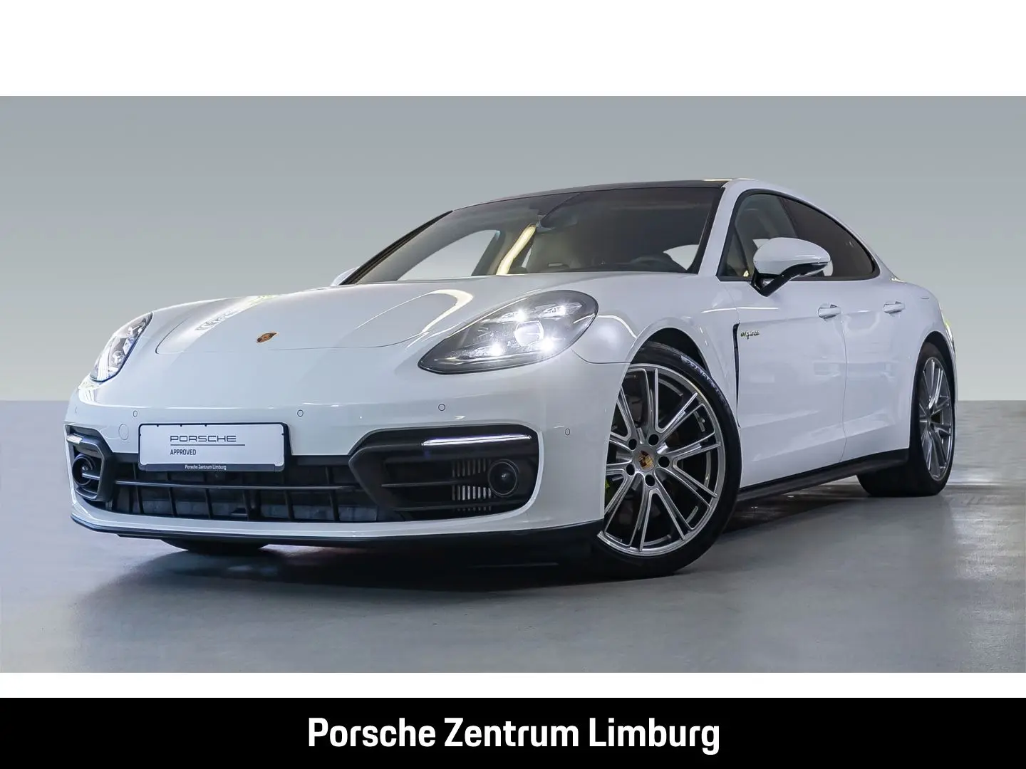 Panamera 4 E-Hybrid InnoDrive Head-Up Display