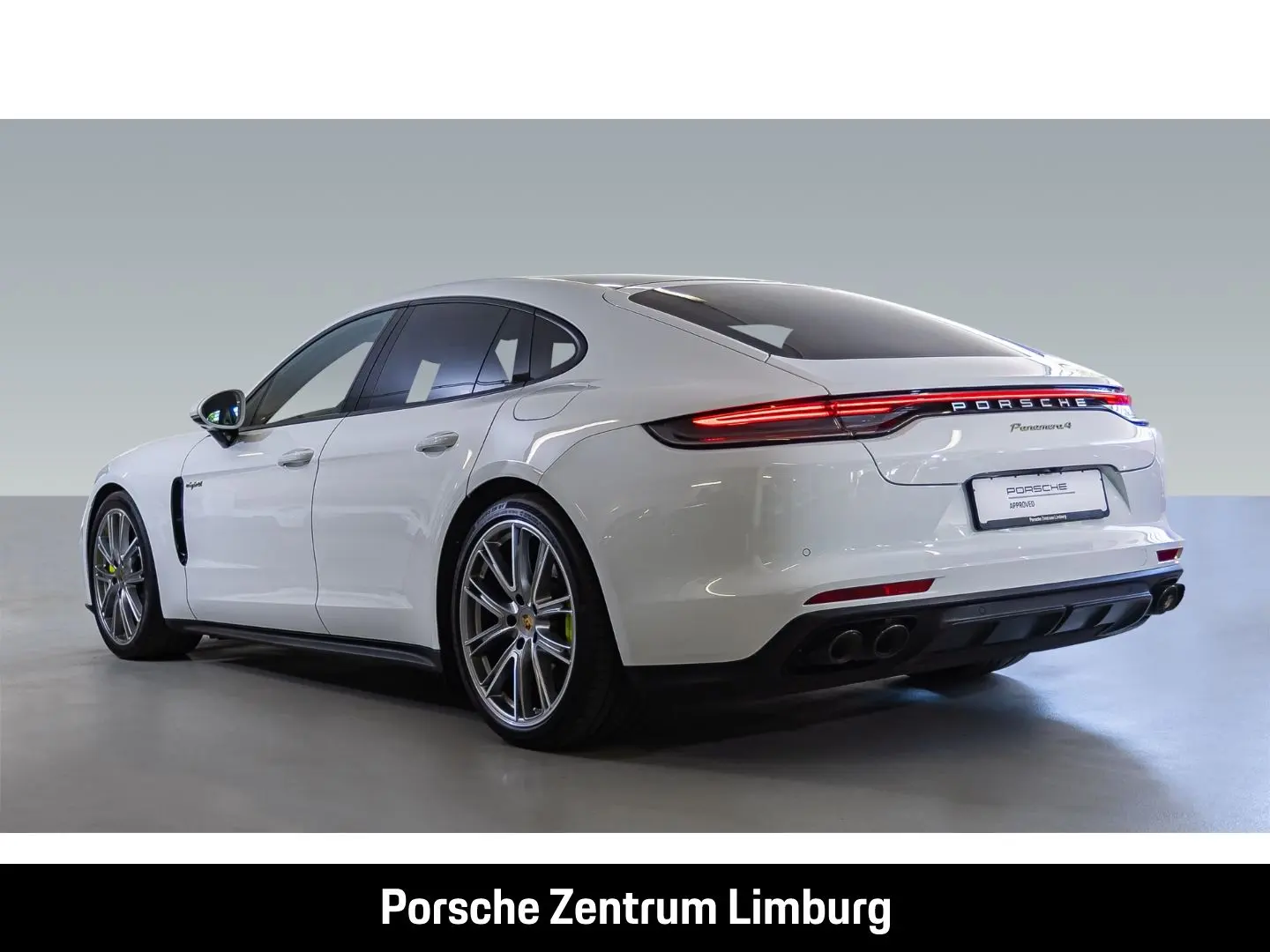 Panamera 4 E-Hybrid InnoDrive Head-Up Display