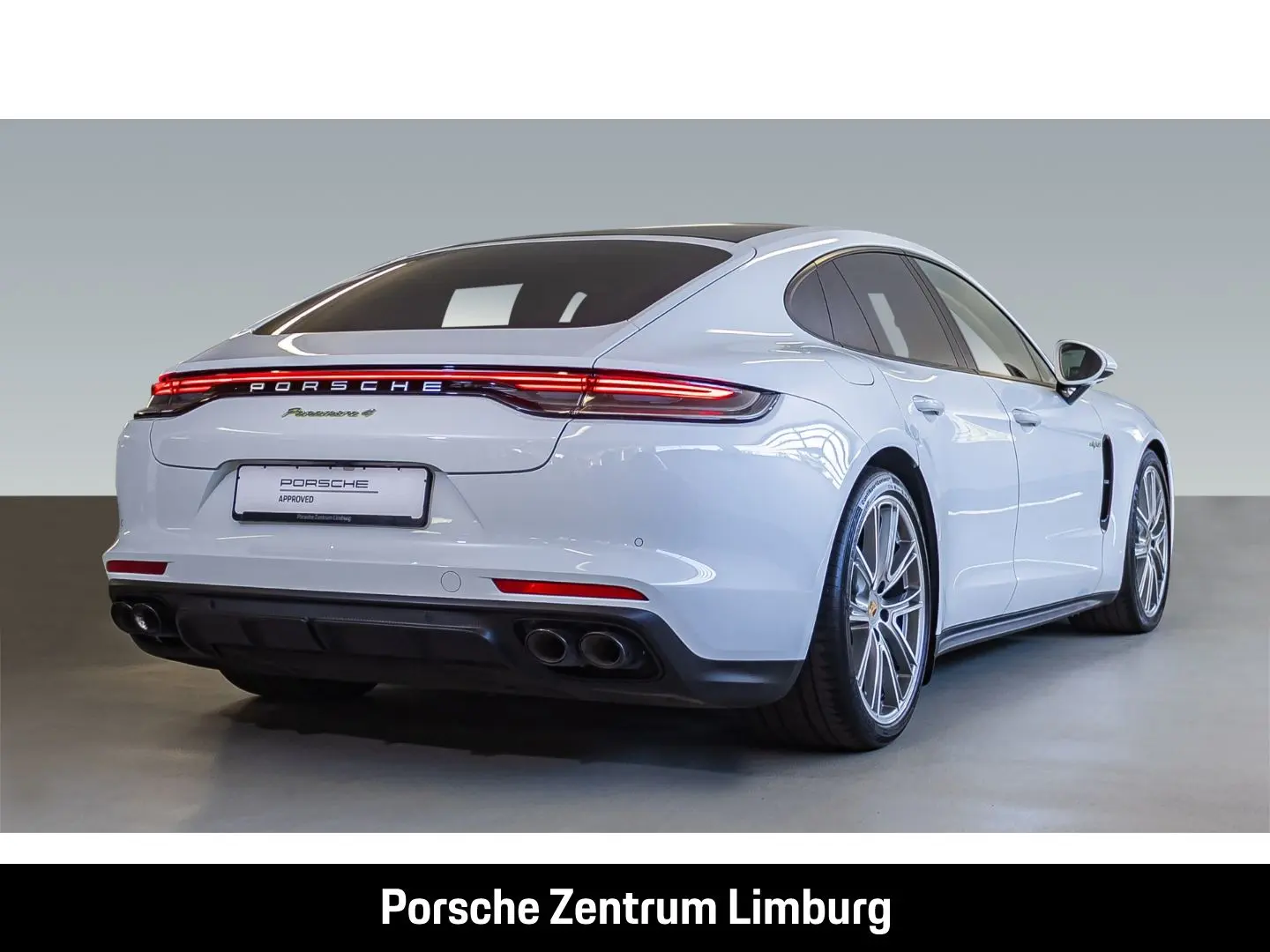 Panamera 4 E-Hybrid InnoDrive Head-Up Display