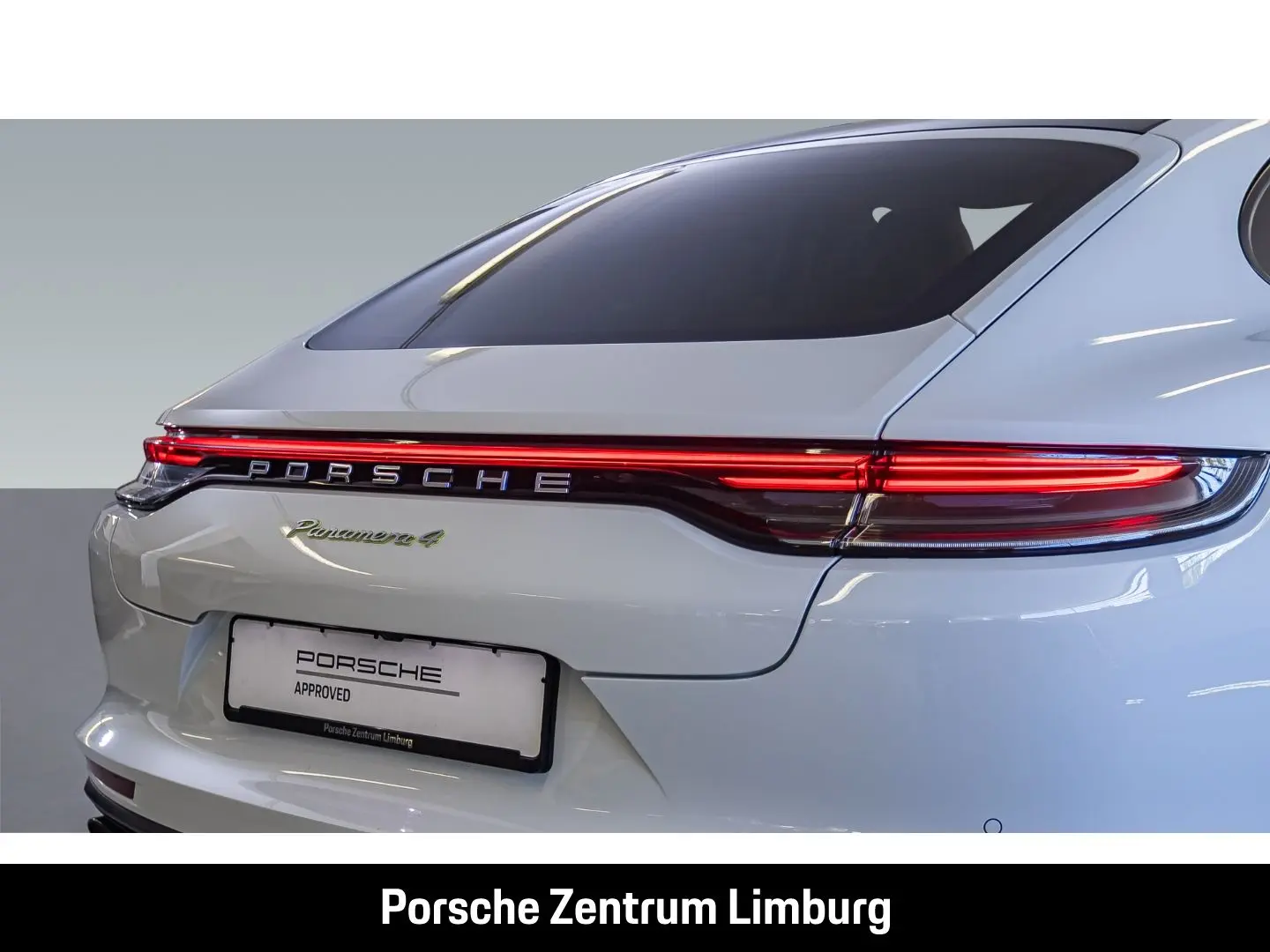 Panamera 4 E-Hybrid InnoDrive Head-Up Display