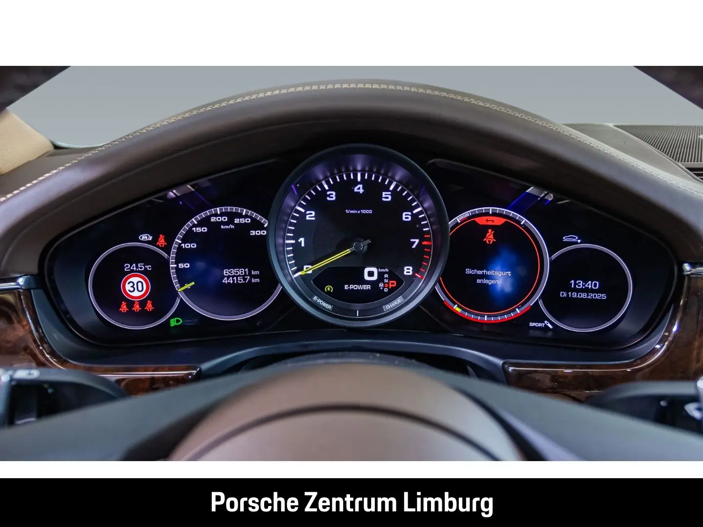 Panamera 4 E-Hybrid InnoDrive Head-Up Display