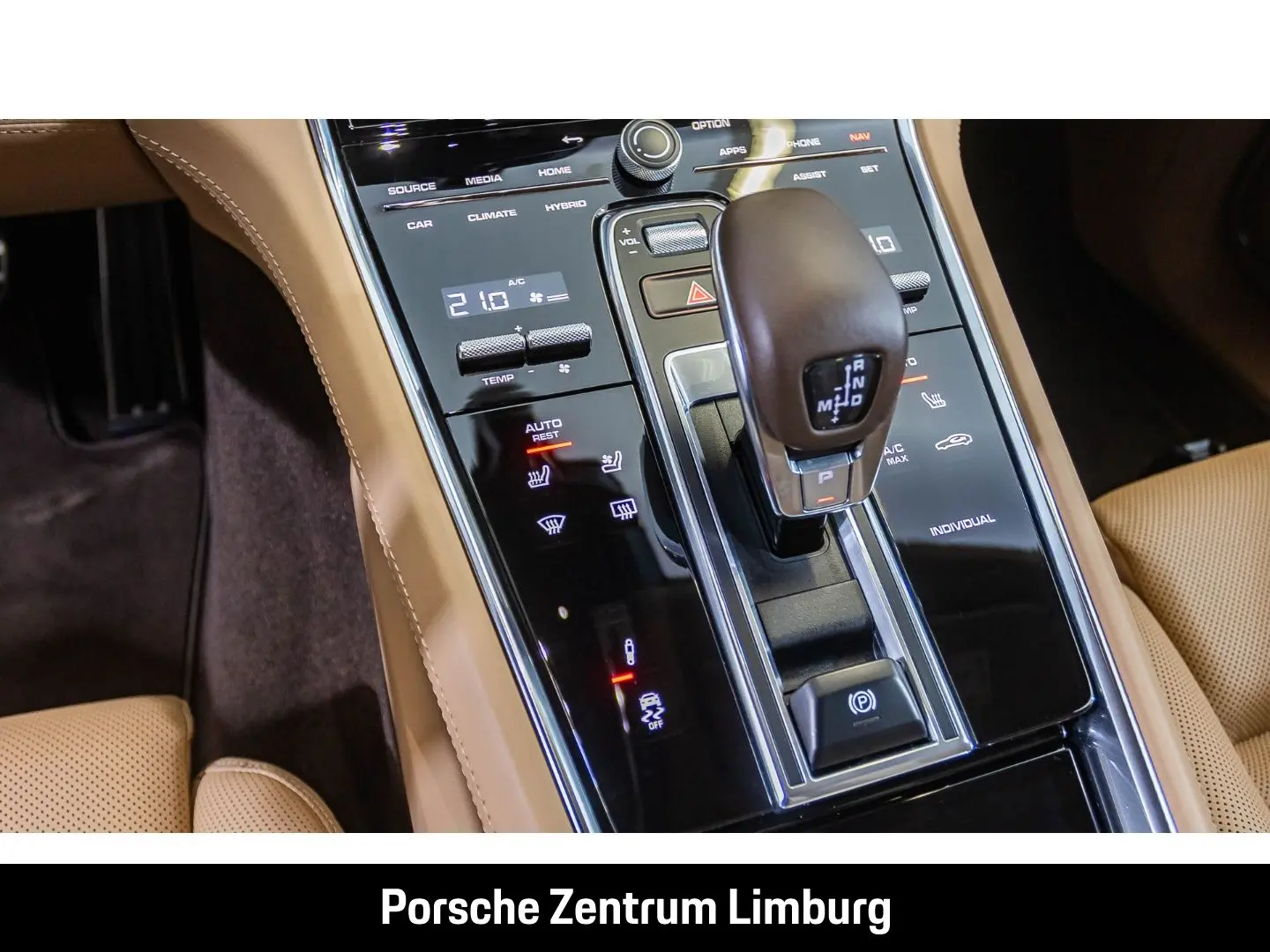 Panamera 4 E-Hybrid InnoDrive Head-Up Display
