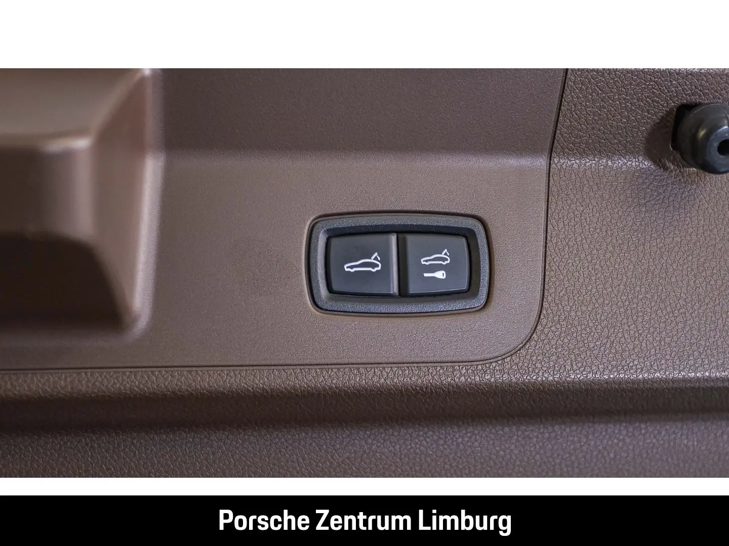 Panamera 4 E-Hybrid InnoDrive Head-Up Display