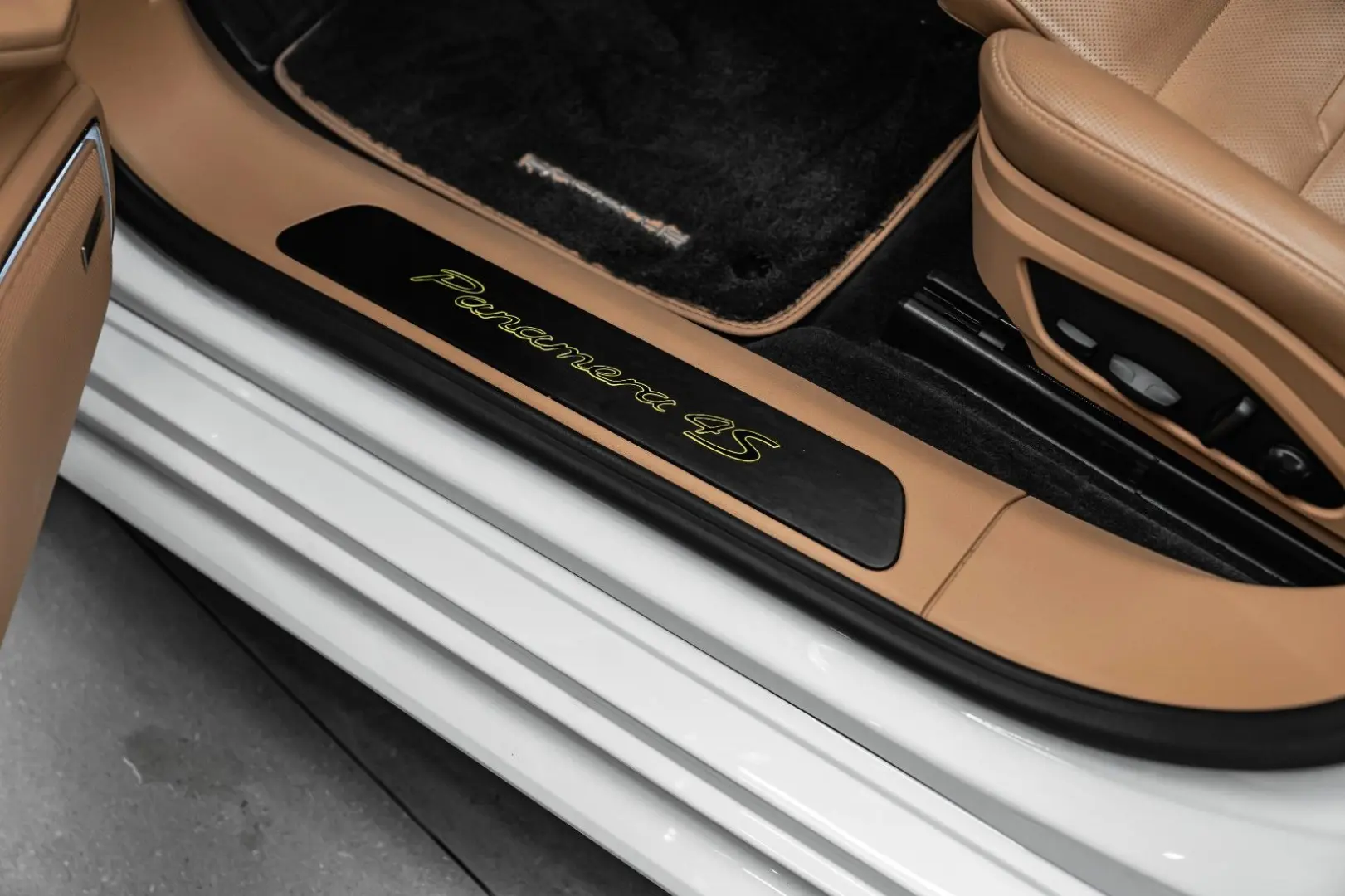 Panamera 4 S E-Hybrid*Matrix*Pano*Approved*