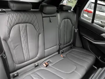 X5 xDrive45e