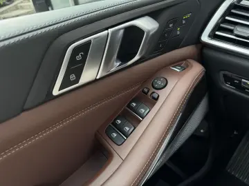X5 xDrive45e