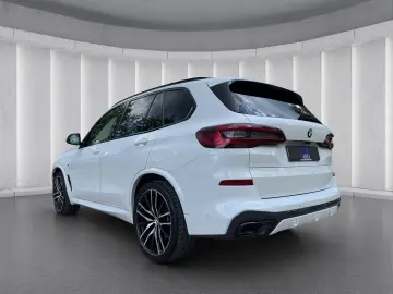X5 M50i