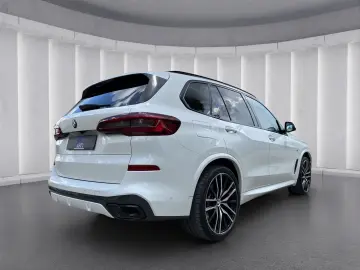 X5 M50i