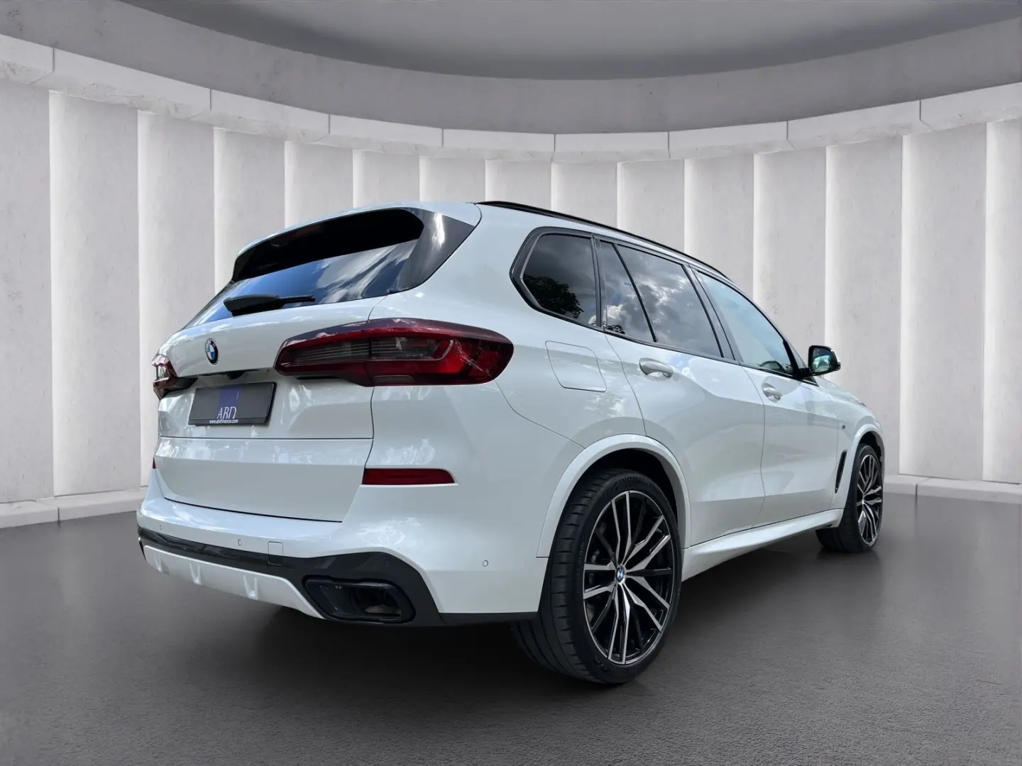 X5 M50i