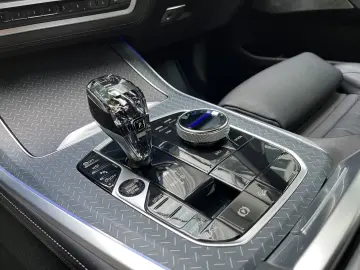 X5 M50i