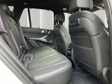 X5 M50i