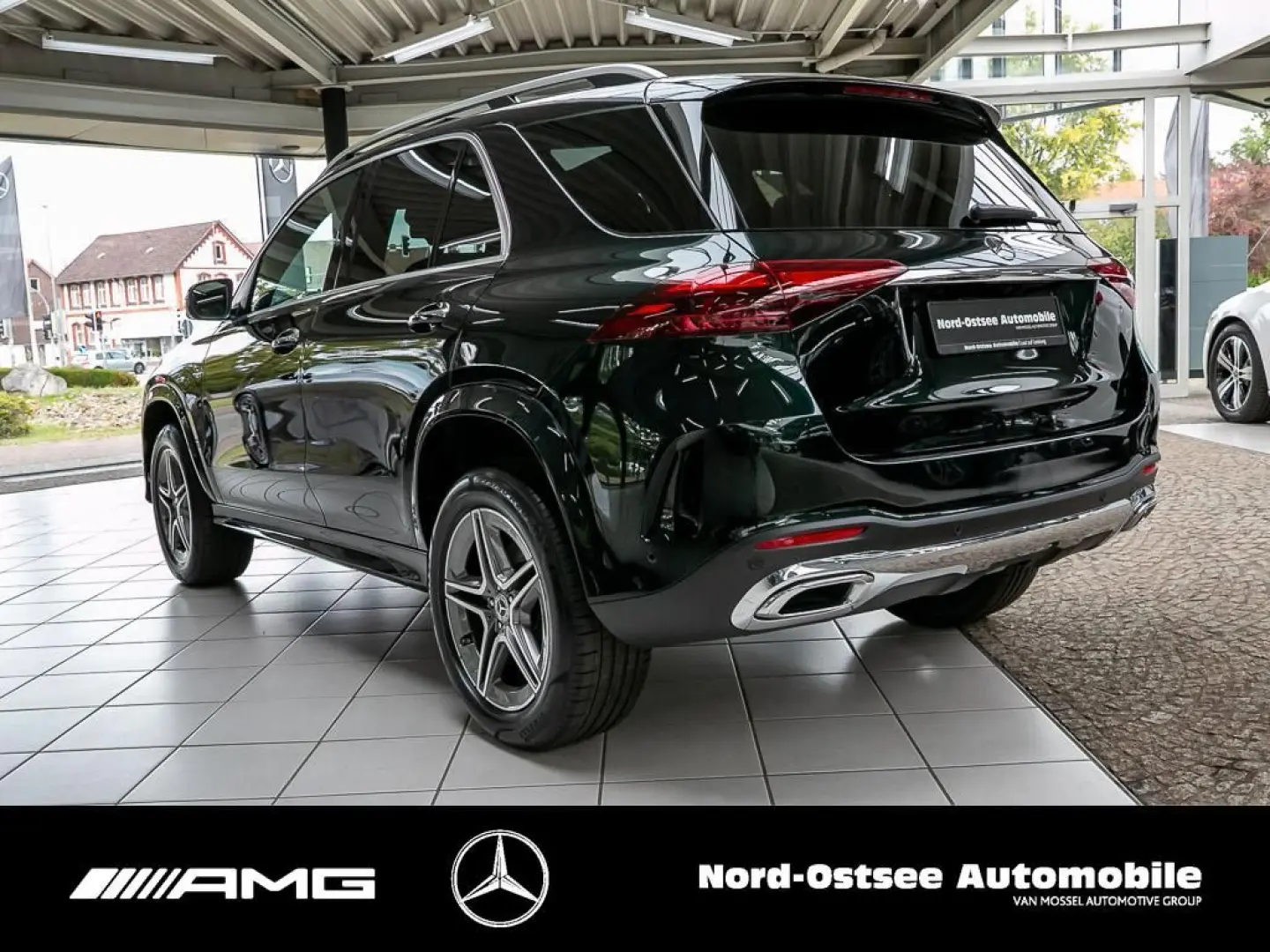 GLE 450 4M AMG Premium + Pano AHK 360° Burmester