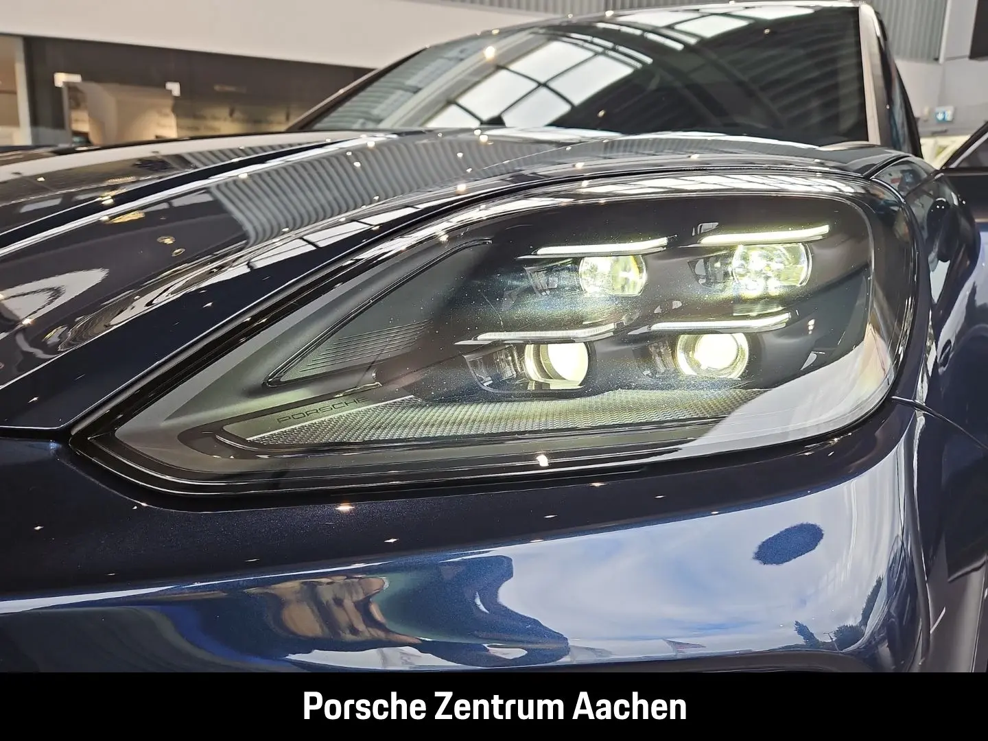 Cayenne E-Hybrid InnoDrive Head-Up Soft-Close