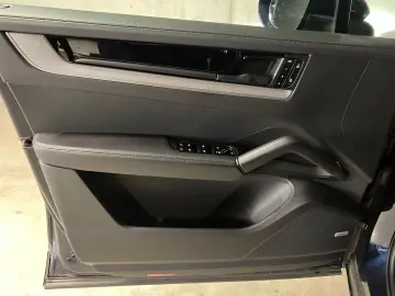 Cayenne | AHK | HD-Matrix LED | Luftfederung |