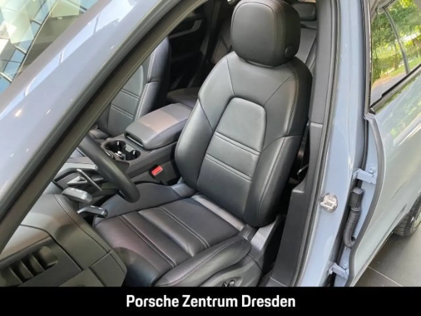 Cayenne E-Hybrid Pano Luft Inno 21
