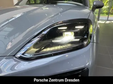 Cayenne E-Hybrid Pano Luft Inno 21