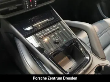 Cayenne E-Hybrid Pano Luft Inno 21