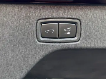 Macan 4 PANO MATRIX BOSE KEYLESS