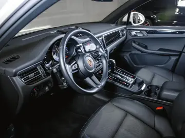 Macan S