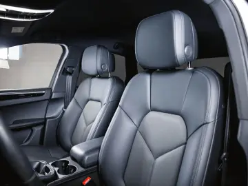 Macan S