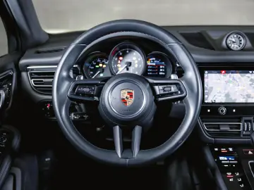Macan S