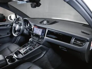 Macan S
