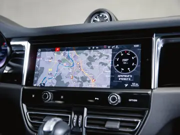 Macan S