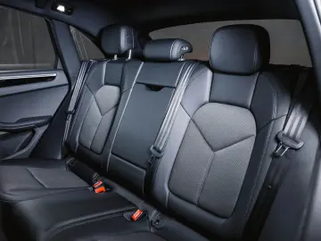 Macan S