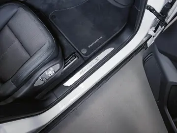 Macan S