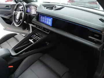 Macan Electric Turbo