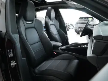 Macan Electric Turbo