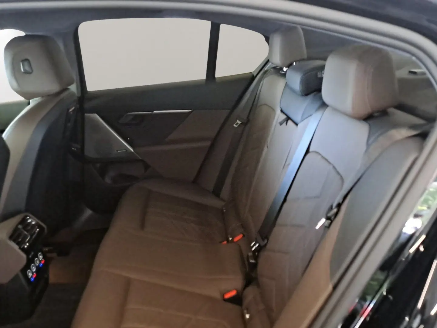 550e xDrive Limousine inkl. Winterräder