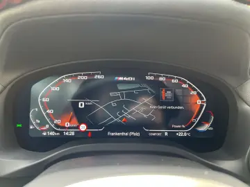 X3 M40 i H&K 360° HuD LED