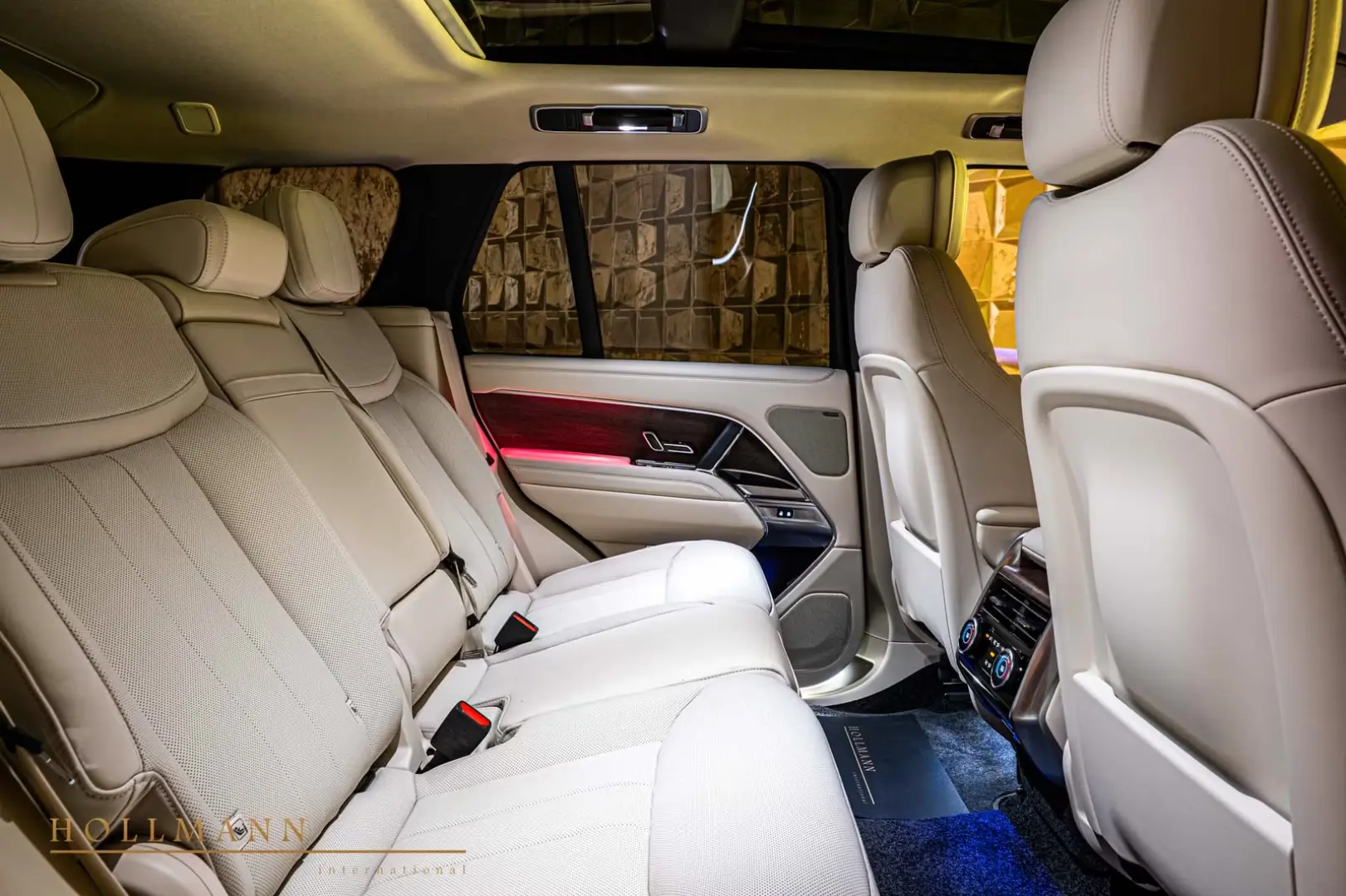 Land Rover Range Rover P460e SE + Panorama + MY2025