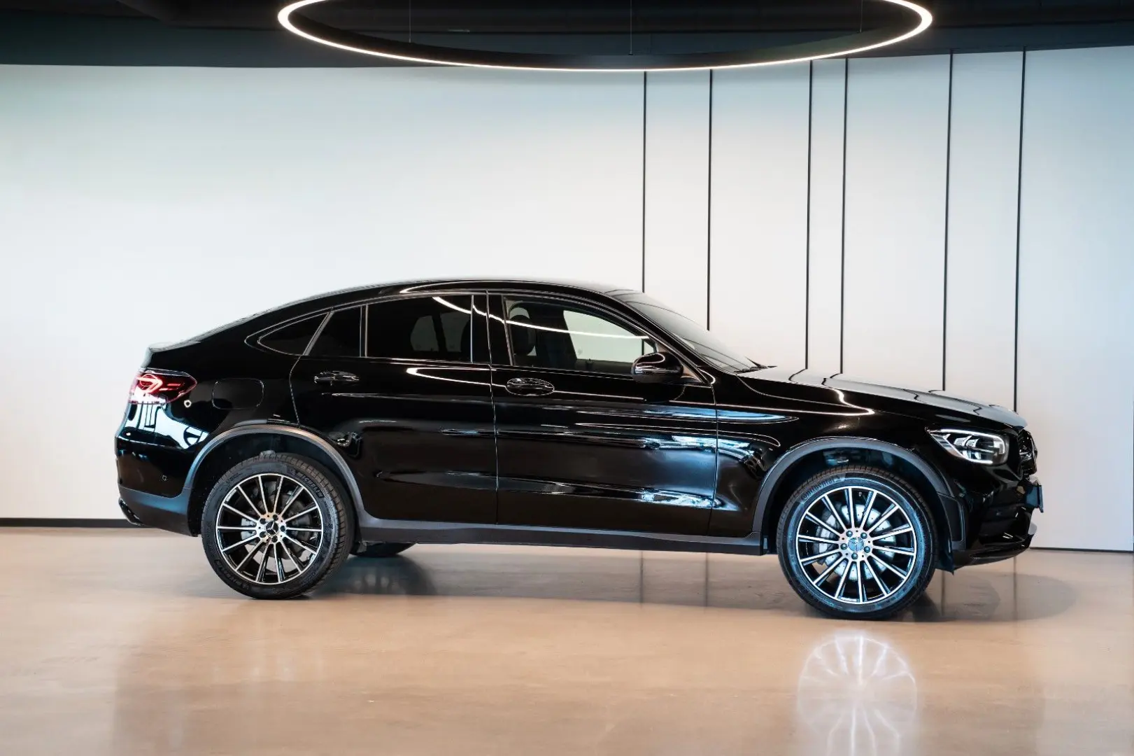 GLC 300 e 4MATIC Coupé AMG*TOW*